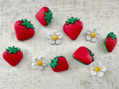 Strawberries - Set of 11 Novelty 'Dress It Up' Buttons