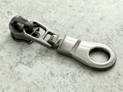 Zipper Pull (6mm) - Gunmetal 'O'