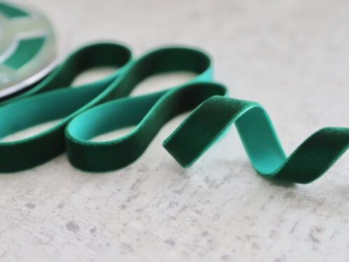 10m Velvet Ribbon - 25mm wide - Forest Green 67